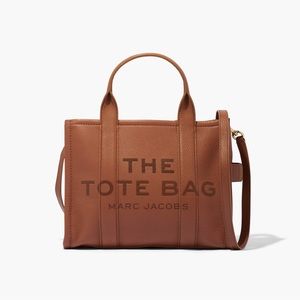 THE LEATHER MEDIUM TOTE BAG
